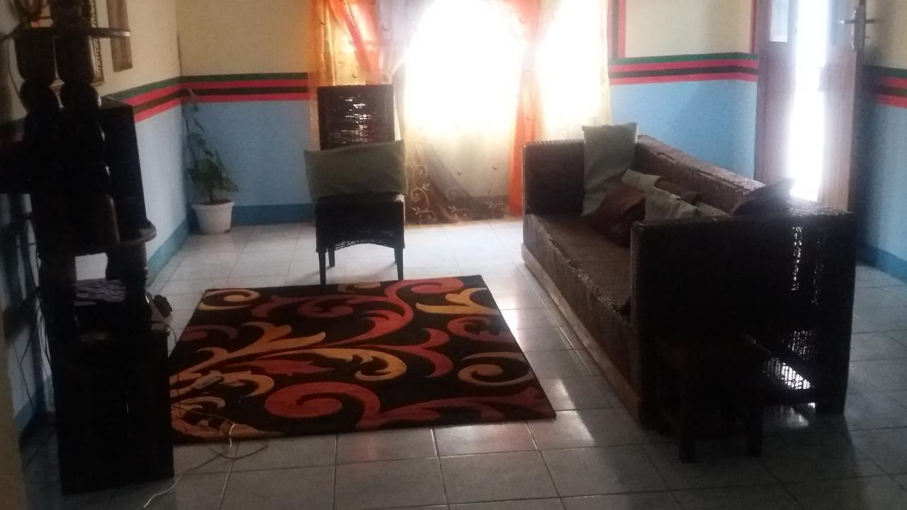 Kumunzi Backpackers Pansiyon Lusaka Dış mekan fotoğraf