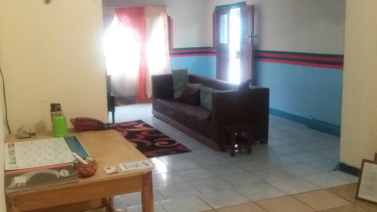 Kumunzi Backpackers Pansiyon Lusaka Dış mekan fotoğraf