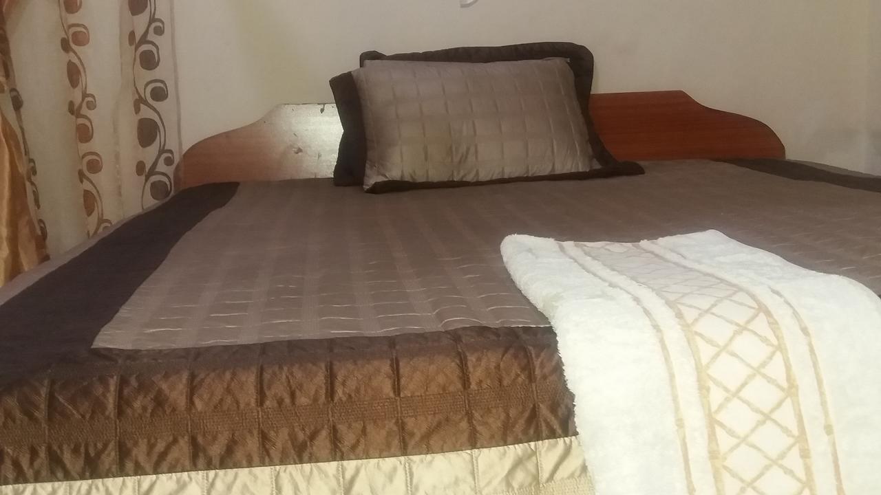 Kumunzi Backpackers Pansiyon Lusaka Dış mekan fotoğraf