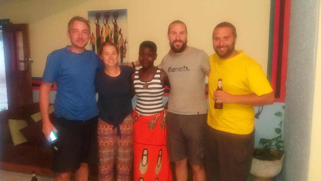 Kumunzi Backpackers Pansiyon Lusaka Dış mekan fotoğraf