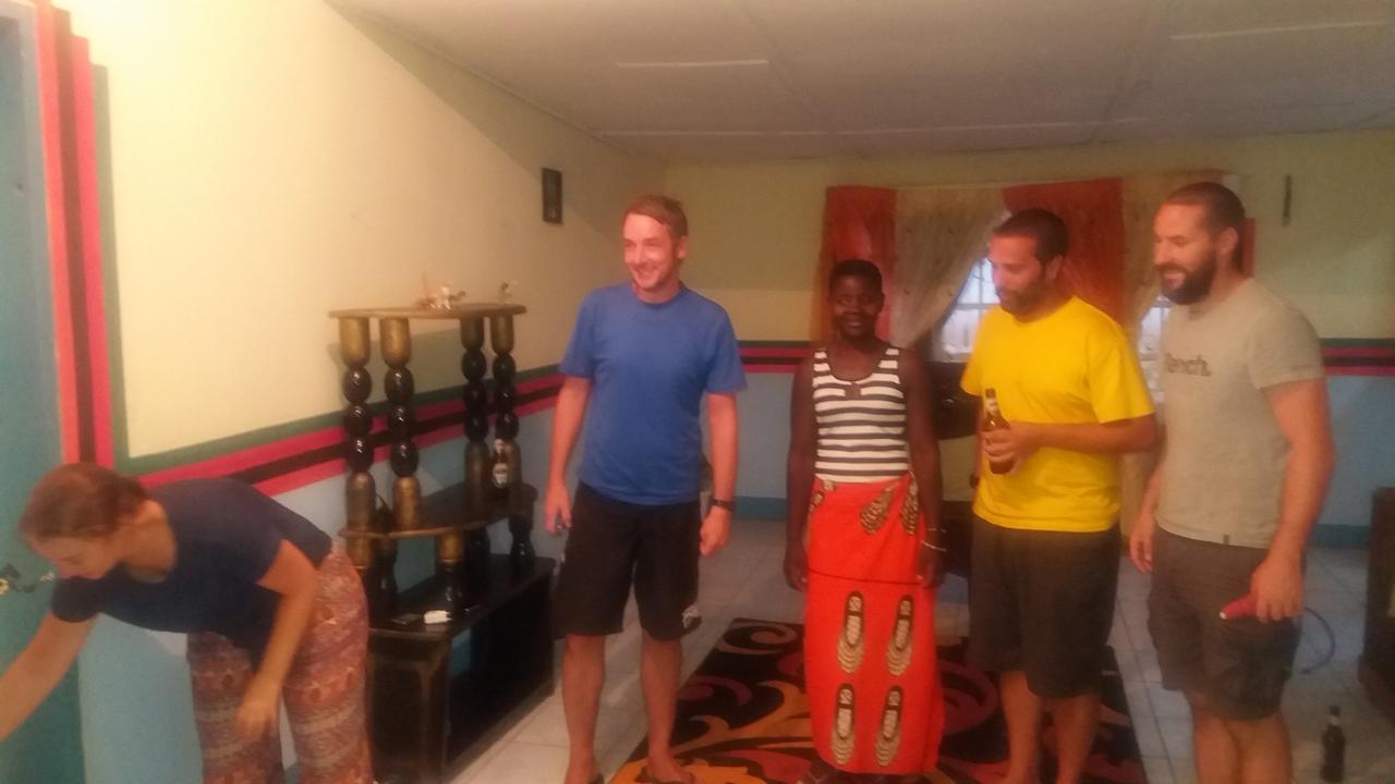 Kumunzi Backpackers Pansiyon Lusaka Dış mekan fotoğraf