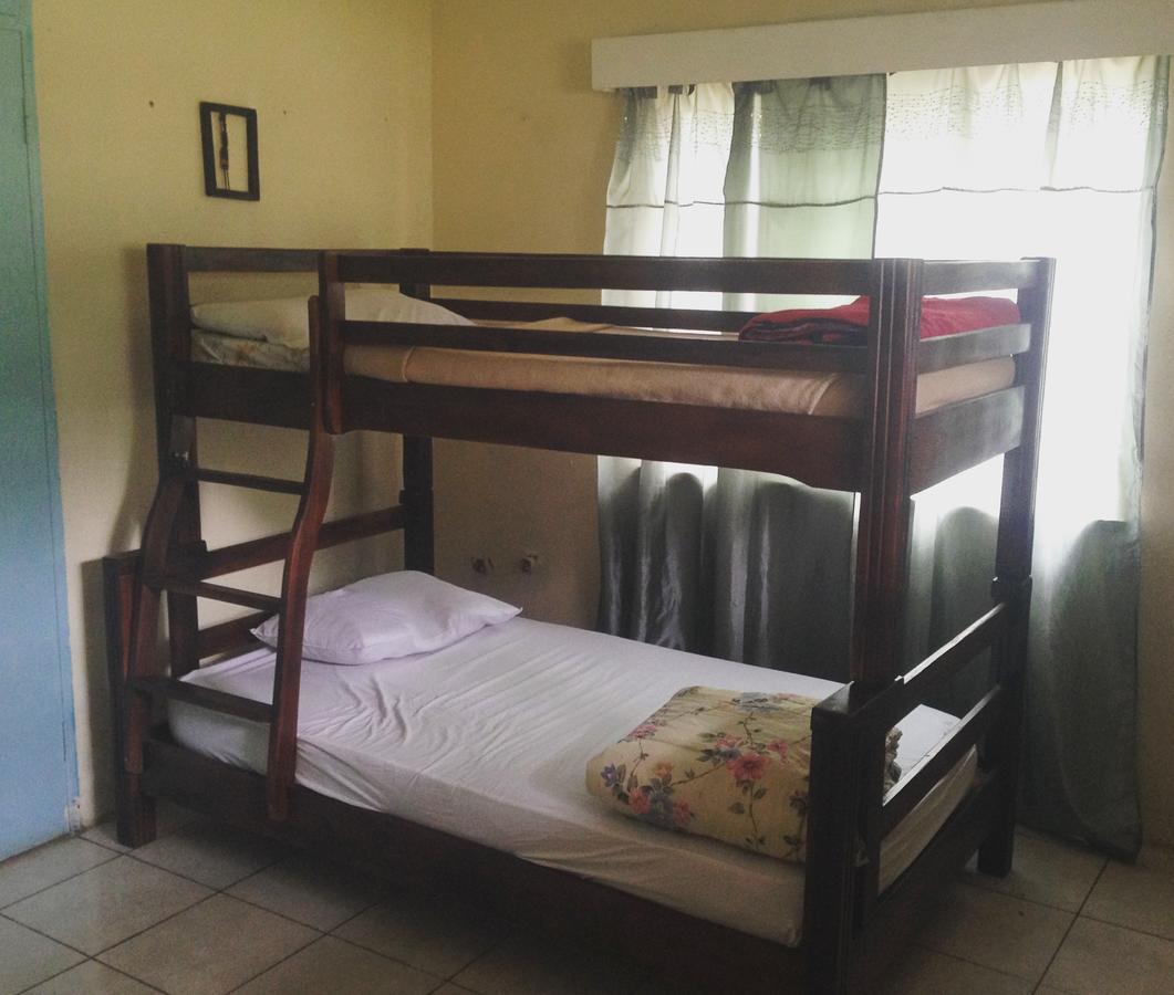 Kumunzi Backpackers Pansiyon Lusaka Dış mekan fotoğraf