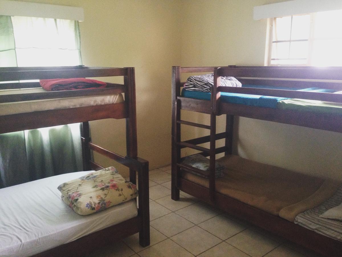 Kumunzi Backpackers Pansiyon Lusaka Dış mekan fotoğraf