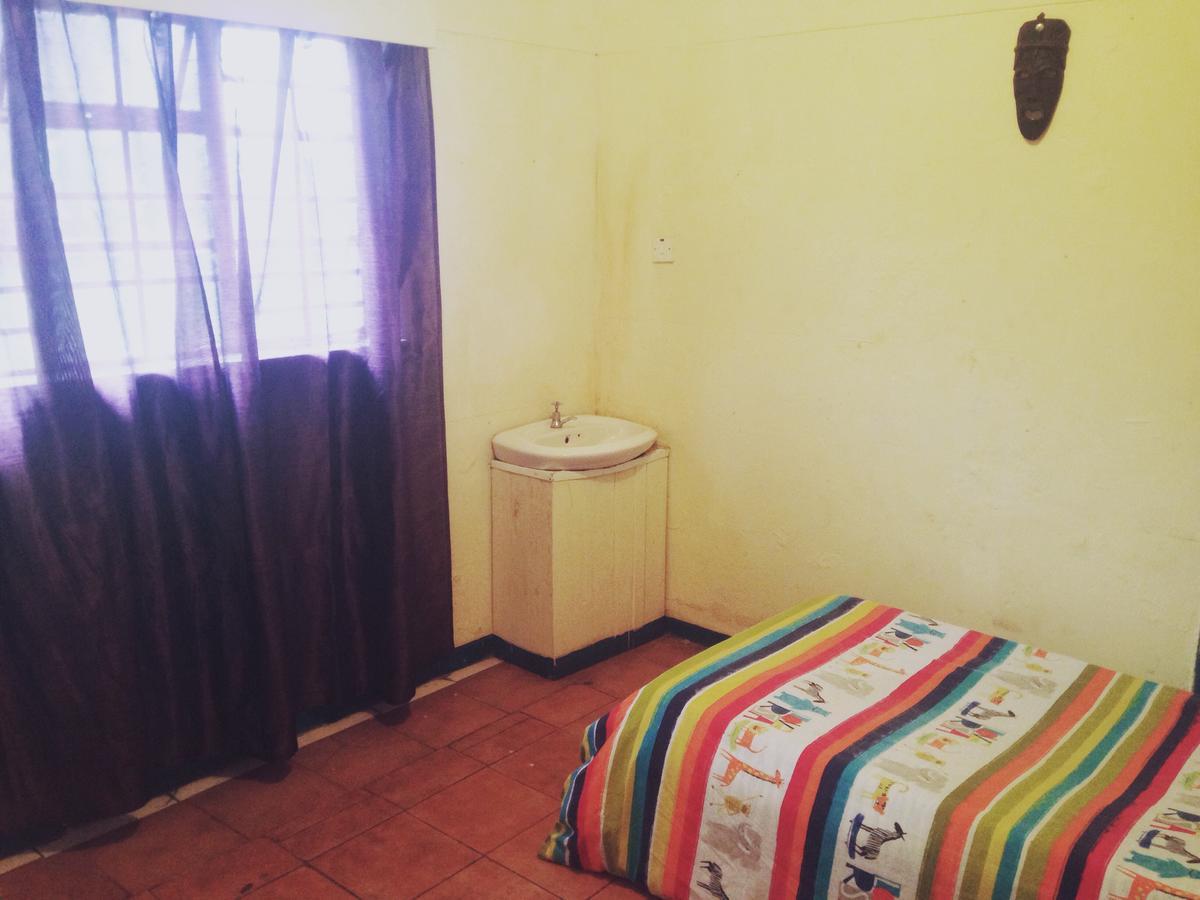 Kumunzi Backpackers Pansiyon Lusaka Dış mekan fotoğraf