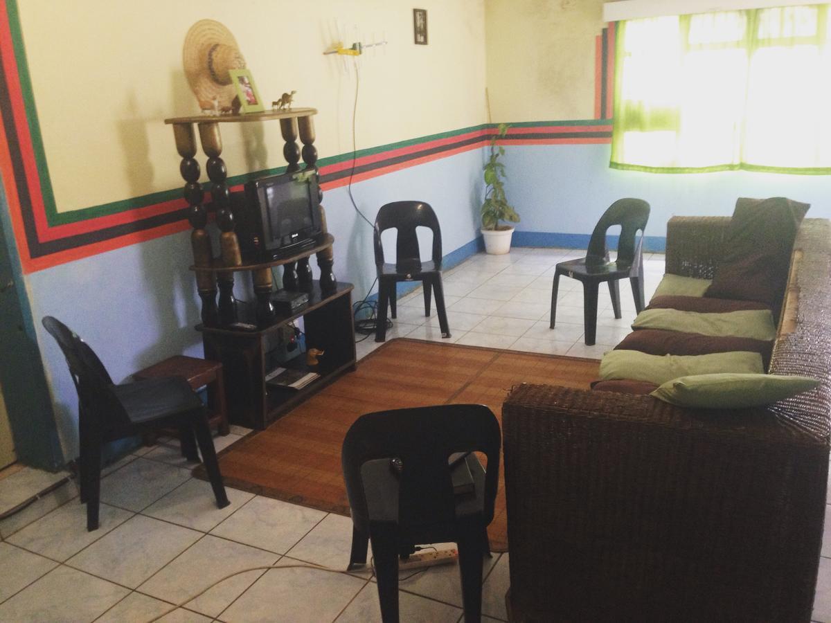 Kumunzi Backpackers Pansiyon Lusaka Dış mekan fotoğraf