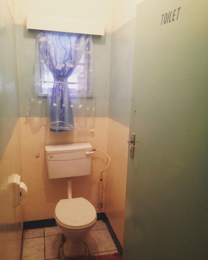 Kumunzi Backpackers Pansiyon Lusaka Dış mekan fotoğraf