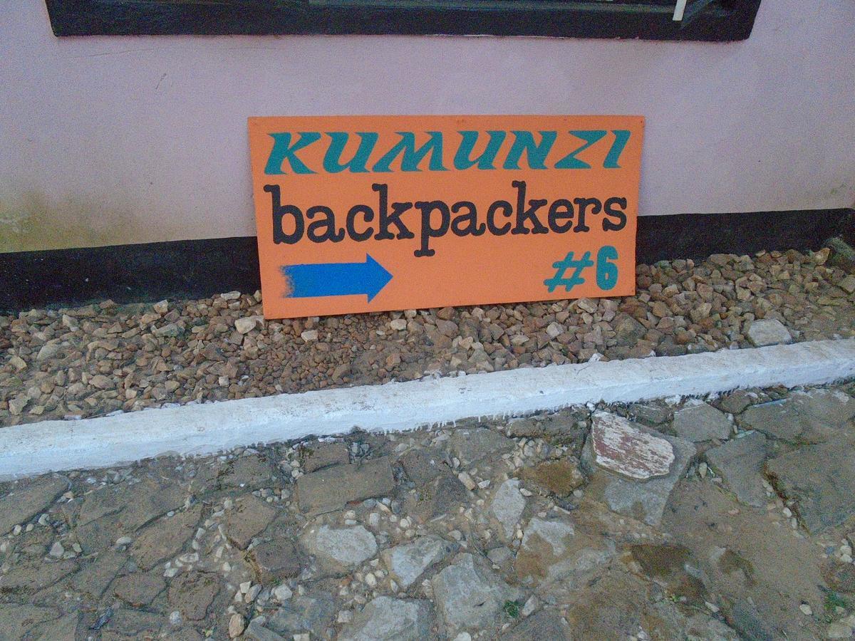Kumunzi Backpackers Pansiyon Lusaka Dış mekan fotoğraf